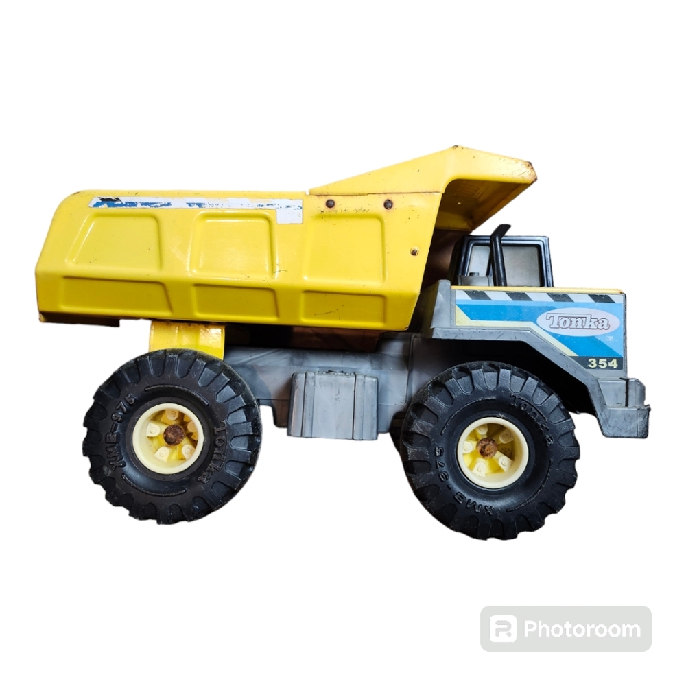 1999 Vintage Tonka NO. 354 MIGHTY DUMP TRUCK  16"  PRESSED-STEEL